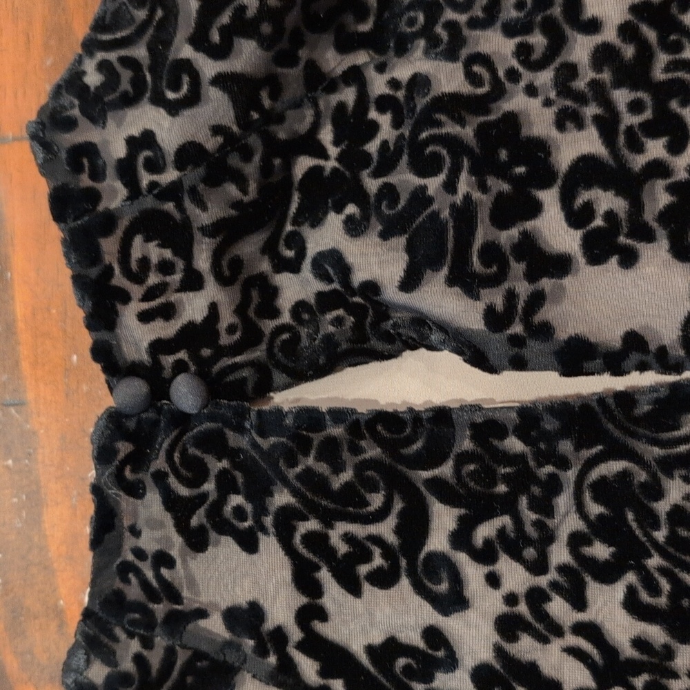 Alice + Olivia Hallie Cold Shoulder Velvet Devore Burnout Blouse - Picture 8 of 8